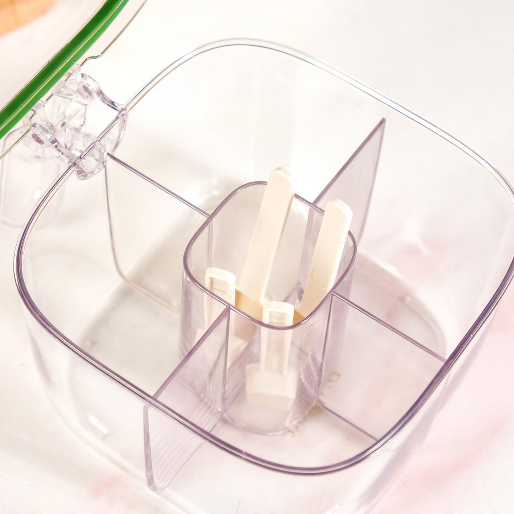 Four Sectioned Seasoning Box With Handle And Spoons 800ml