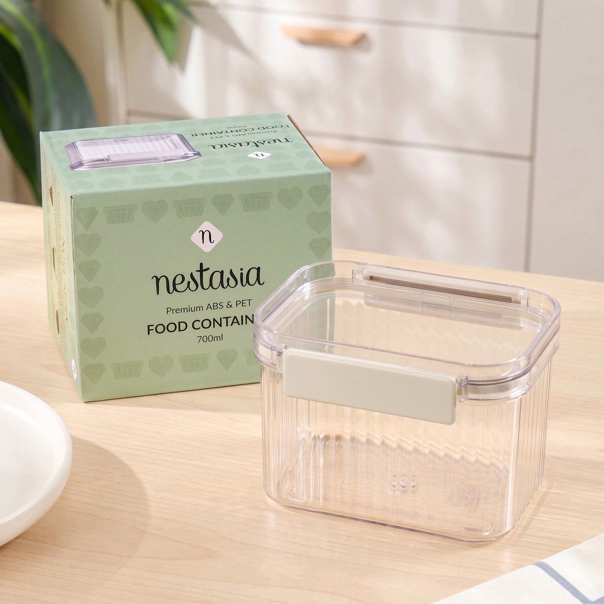 Airtight Storage Container With Clip Lock Lid 650ml