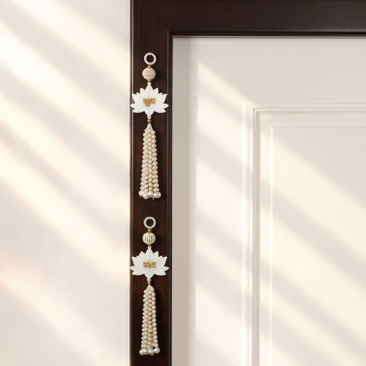 Pearl Shub Labh Wall Hanging With Tealight Set Of 4 In Gift Bag